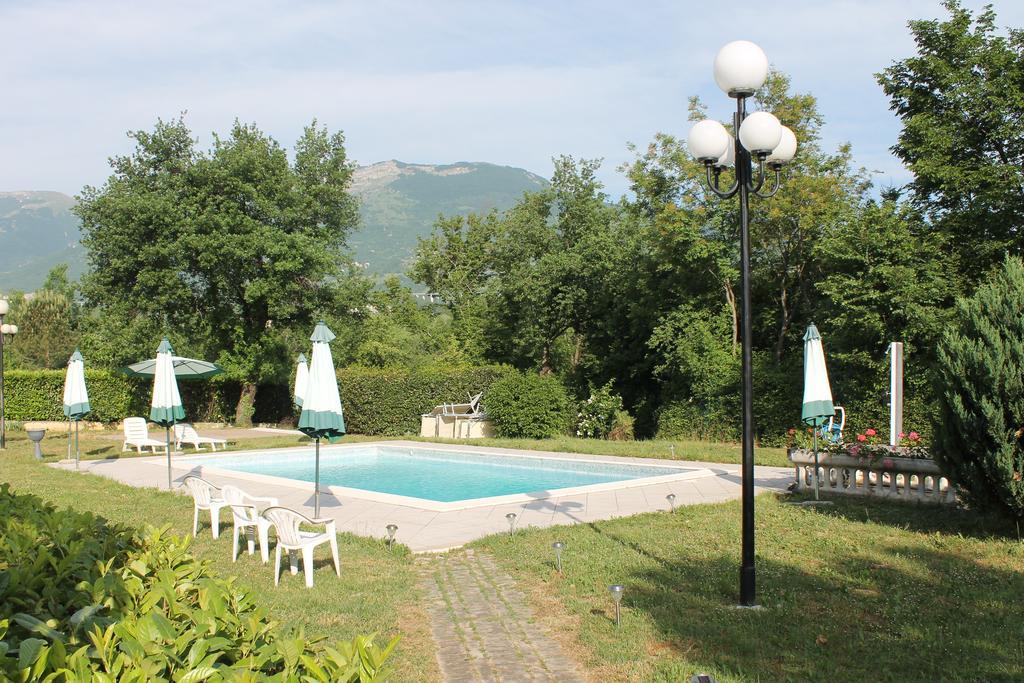 Residence La Piscina Isola del Gran Sasso dʼItalia Eksteriør billede